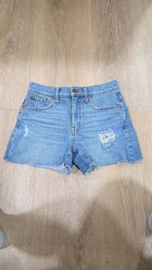 Madewell High-Rise Relaxed Denim Cutoff Shorts in Distressed Blue Wash Size 25